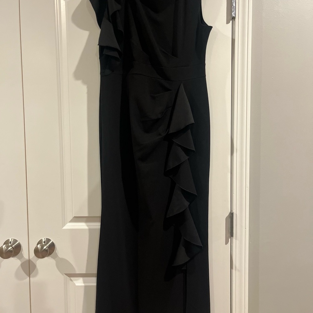 Elegant Black Ruffled Evening Dress